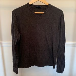 GAP Men’s Dark Gray V-Neck Sweater